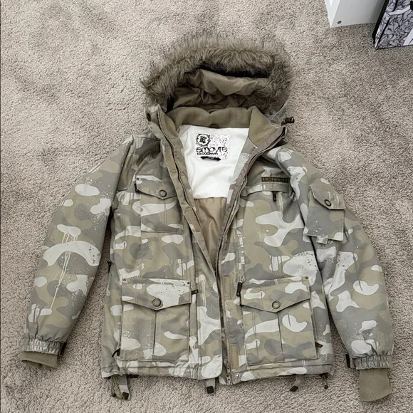 Camouflage Snowboarding Jacket - Picture 1 of 13
